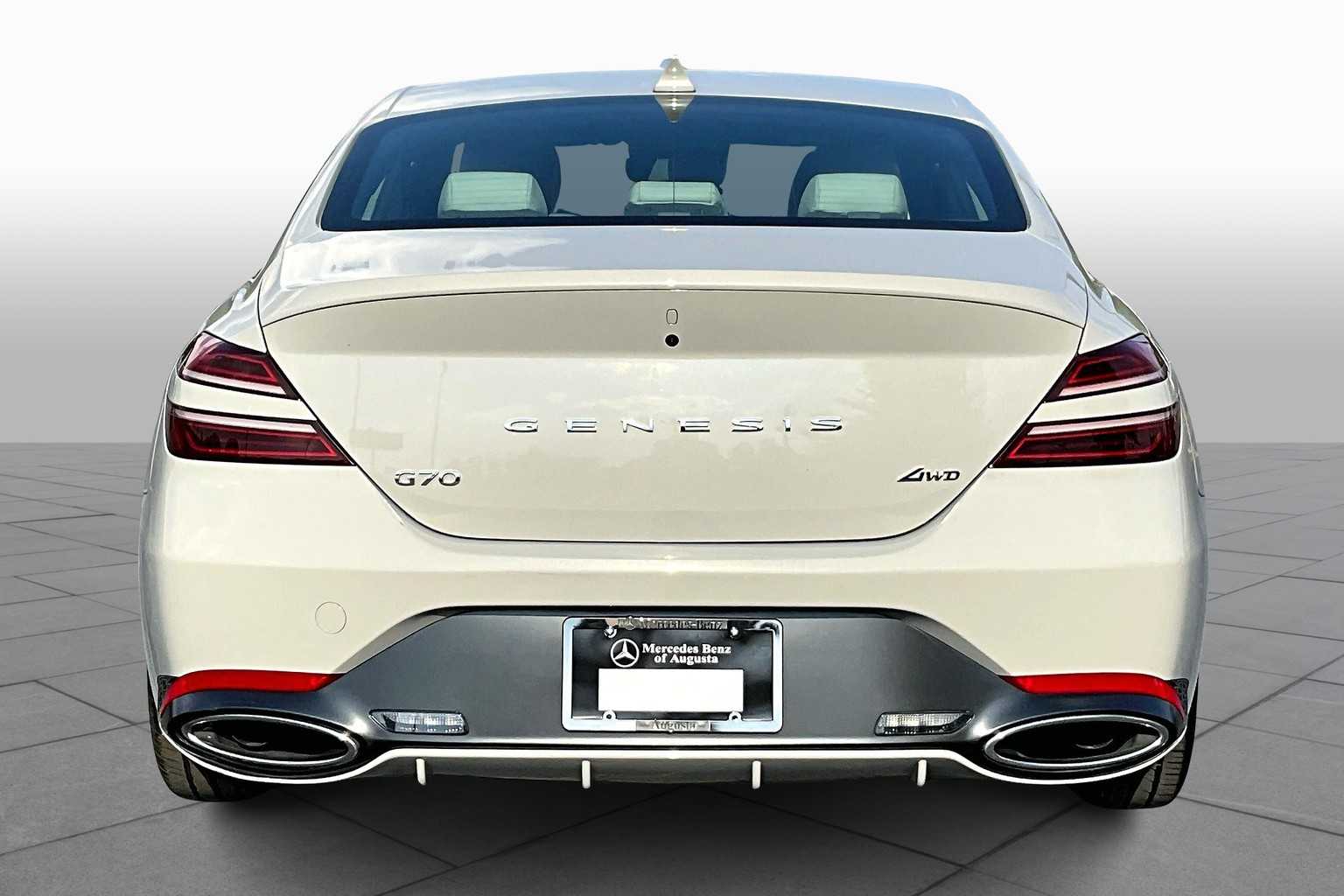 2025 Genesis G70 2.5T Sport Prestige photo 3