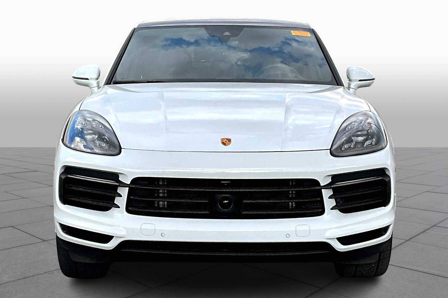 2023 Porsche Cayenne E-Hybrid photo 2