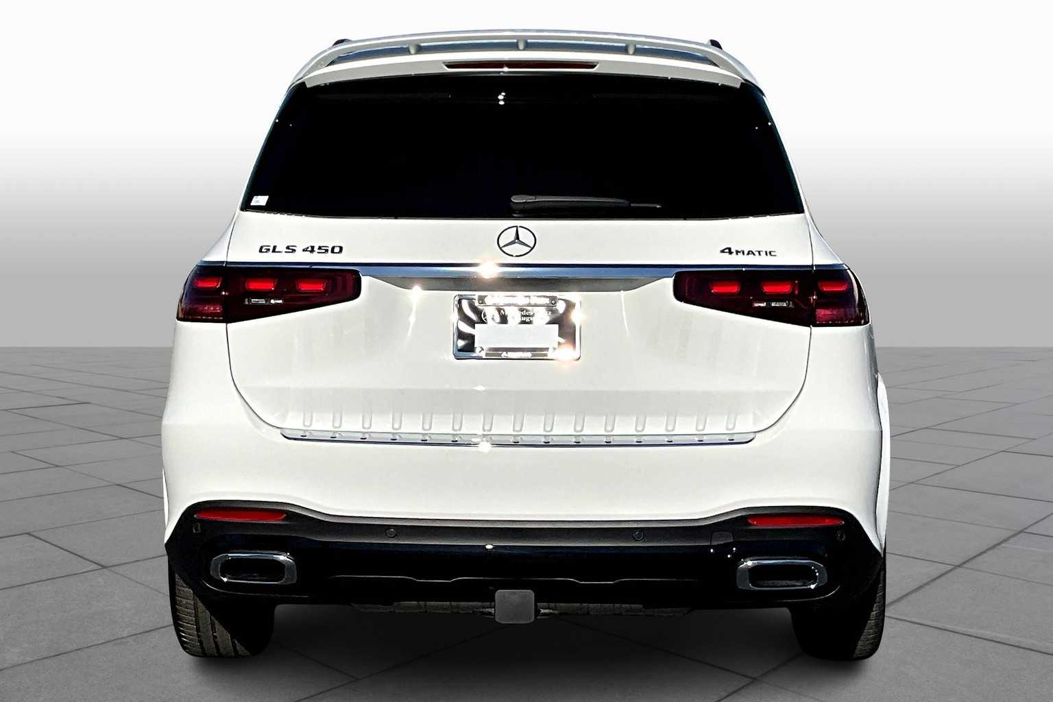 2025 Mercedes Benz GLS 450 4MATIC photo 4