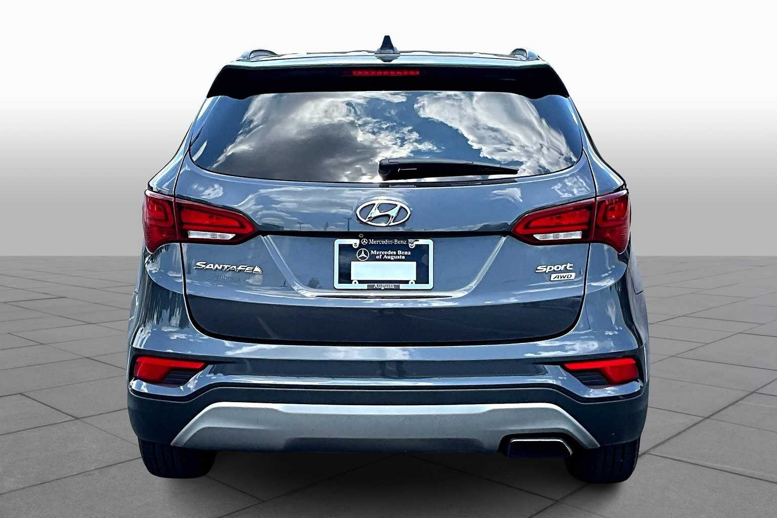 2018 Hyundai Santa Fe Sport photo 3