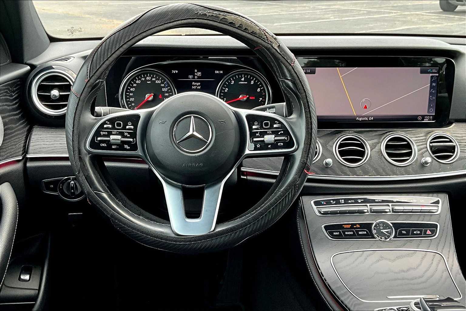 2019 Mercedes Benz E 300 Sedan photo 4