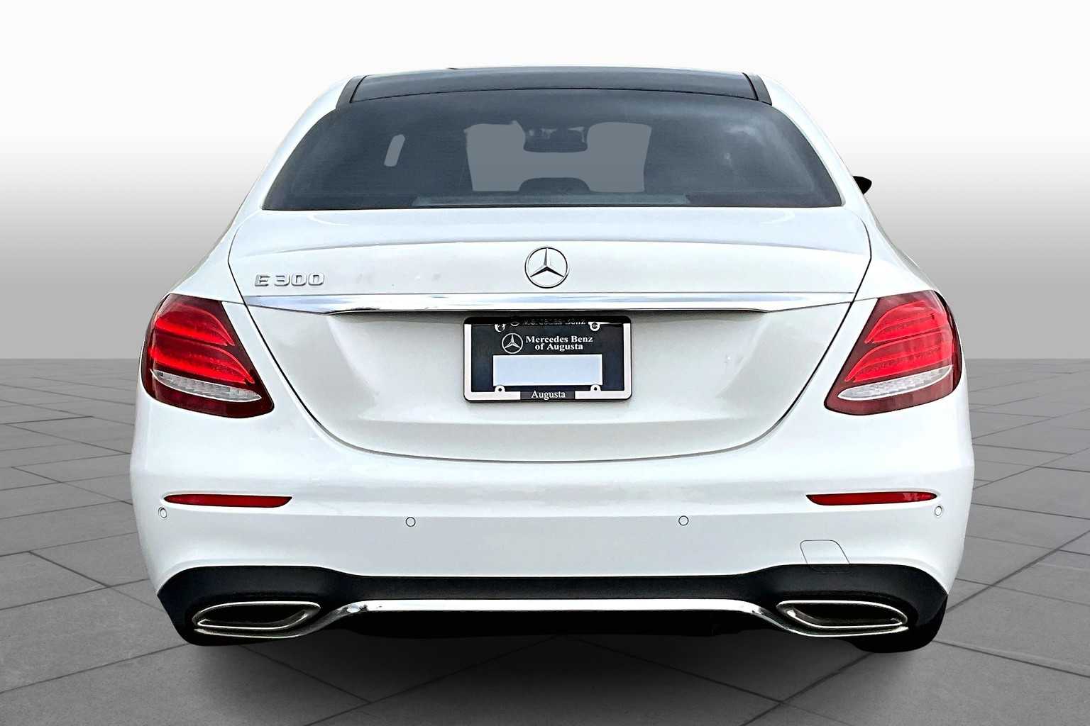 2019 Mercedes Benz E 300 Sedan photo 3