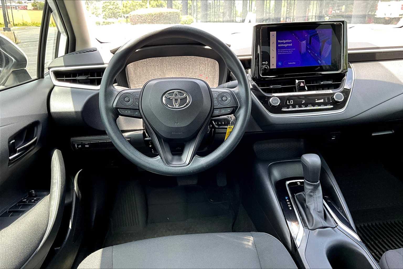 2023 Toyota Corolla LE photo 4