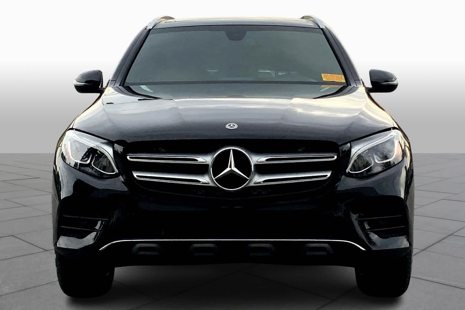2019 Mercedes Benz GLC 300 4MATIC photo 2