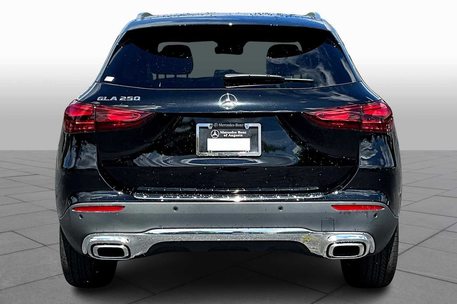 2025 Mercedes Benz GLA 250 photo 4