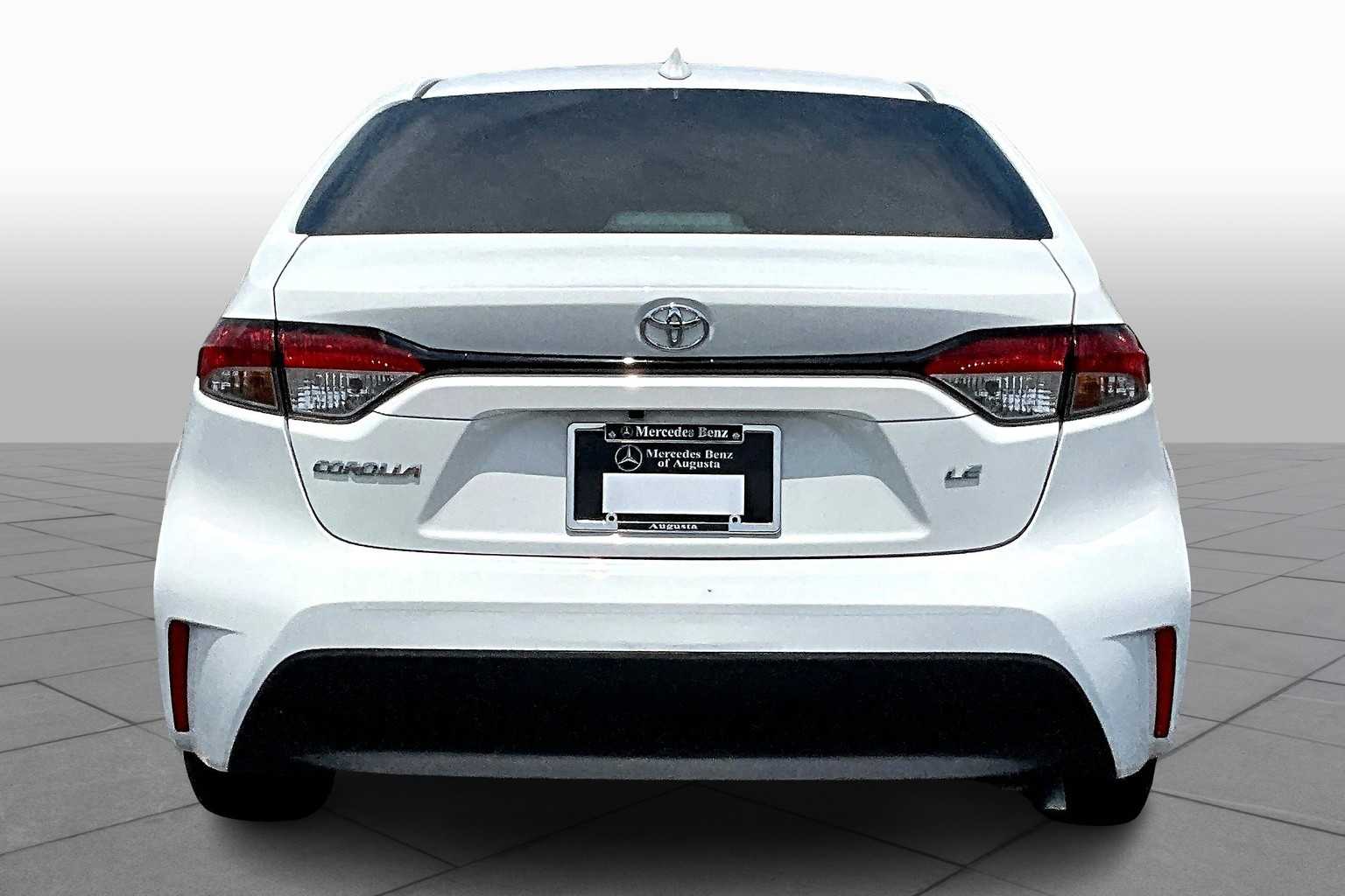 2023 Toyota Corolla LE photo 3
