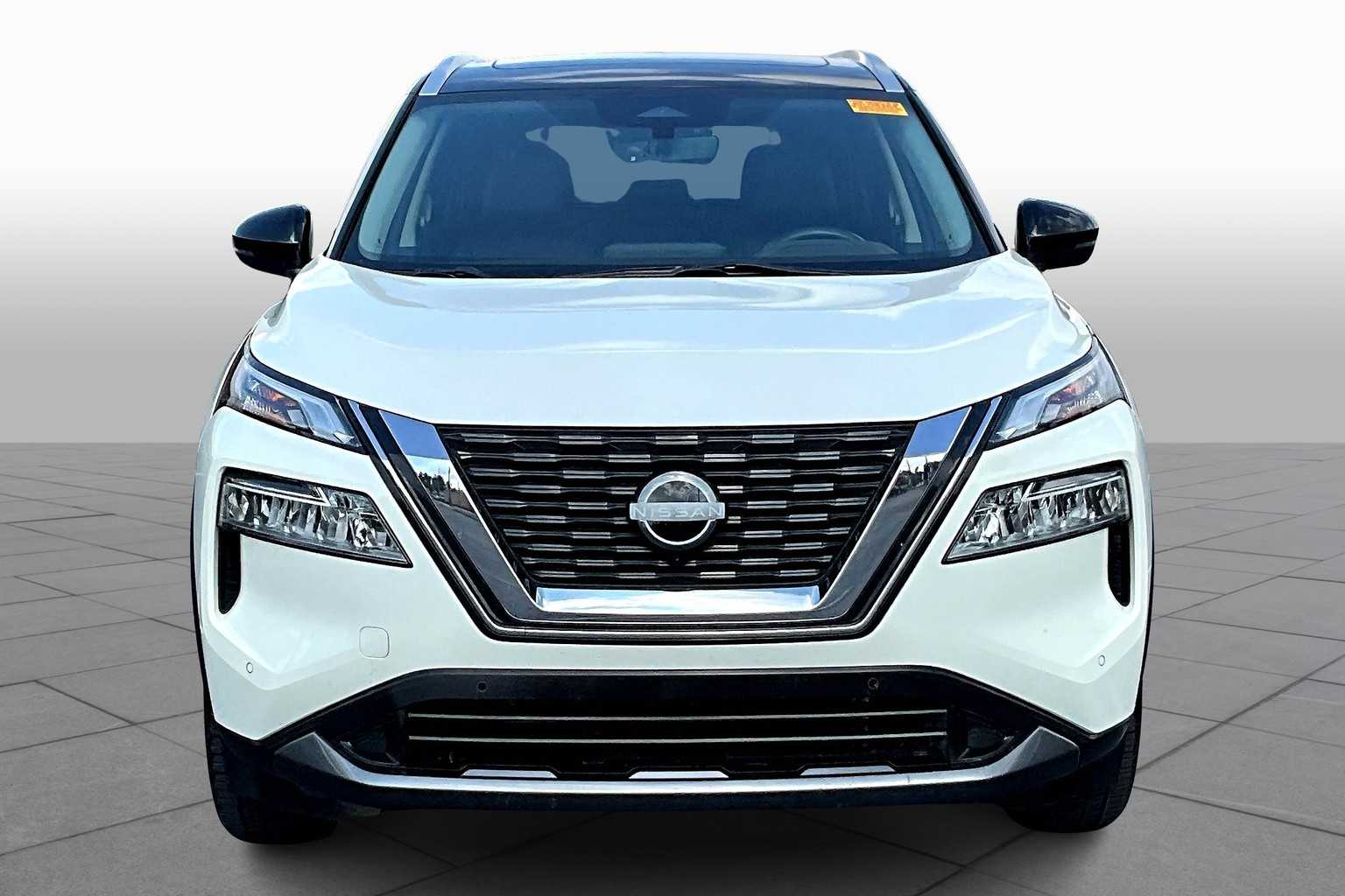 2023 Nissan Rogue SL photo 2
