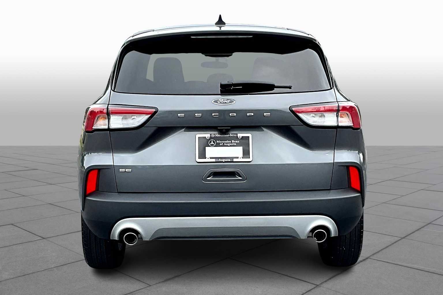 2022 Ford Escape SE photo 3