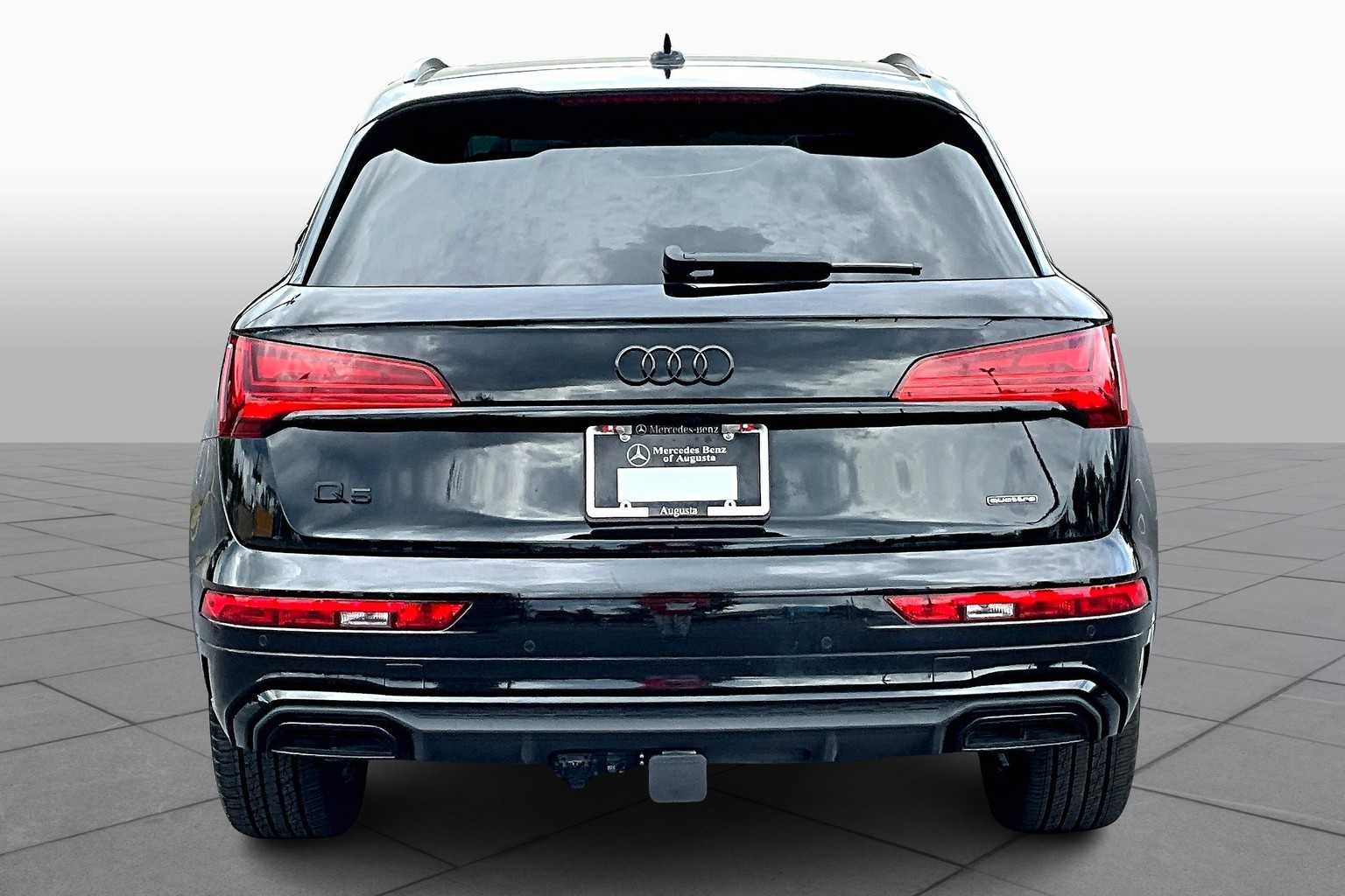 2024 Audi Q5 S line Premium photo 3