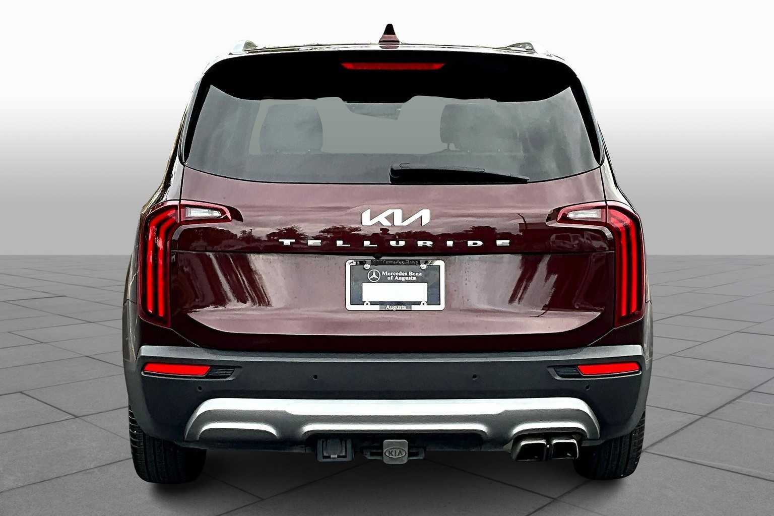 2022 Kia Telluride EX photo 3