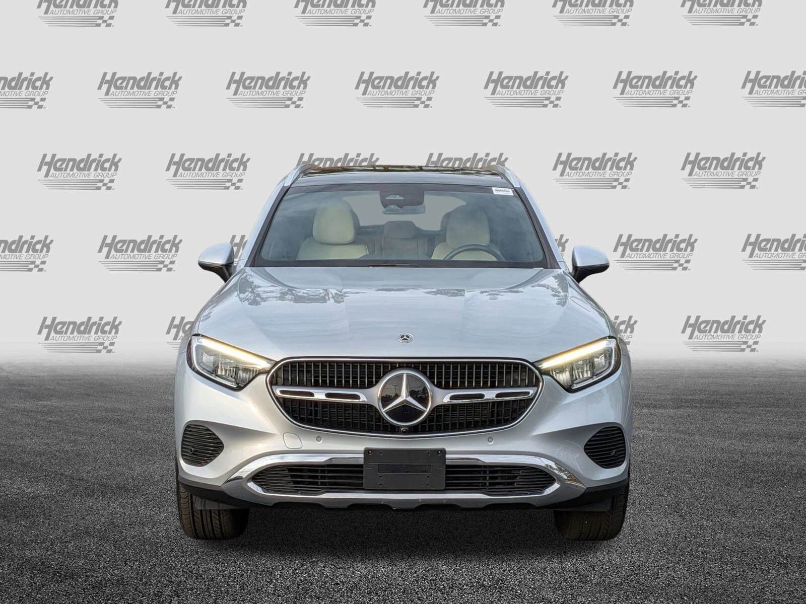 2024 Mercedes Benz GLC 300 4MATIC photo 2