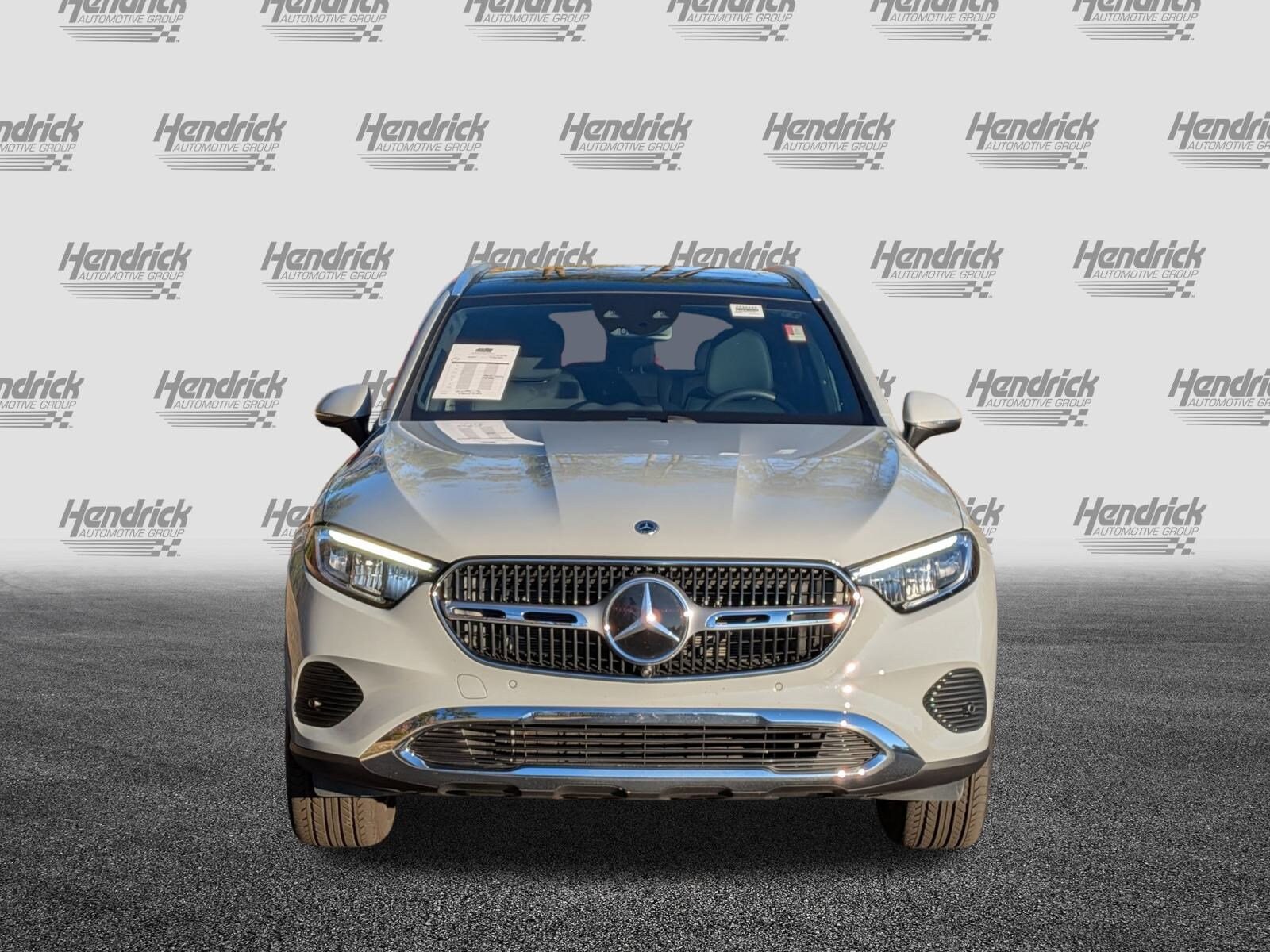 2025 Mercedes Benz GLC 300 4MATIC photo 2