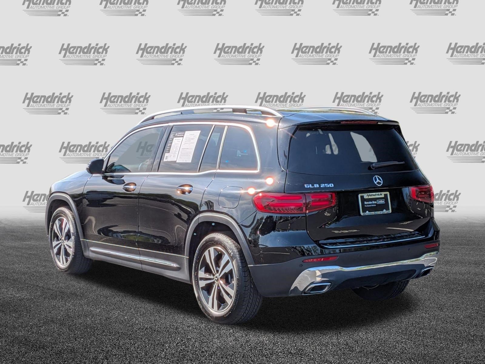 2026 Mercedes-Benz GLB 250 photo 6