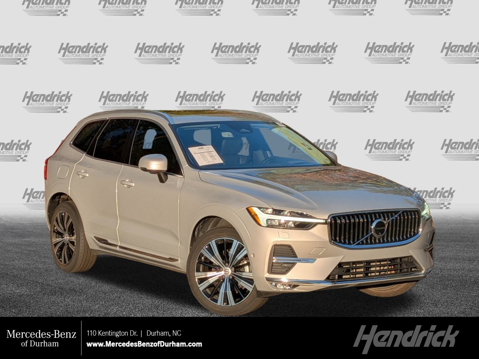 2022 Volvo XC60 Inscription's photo