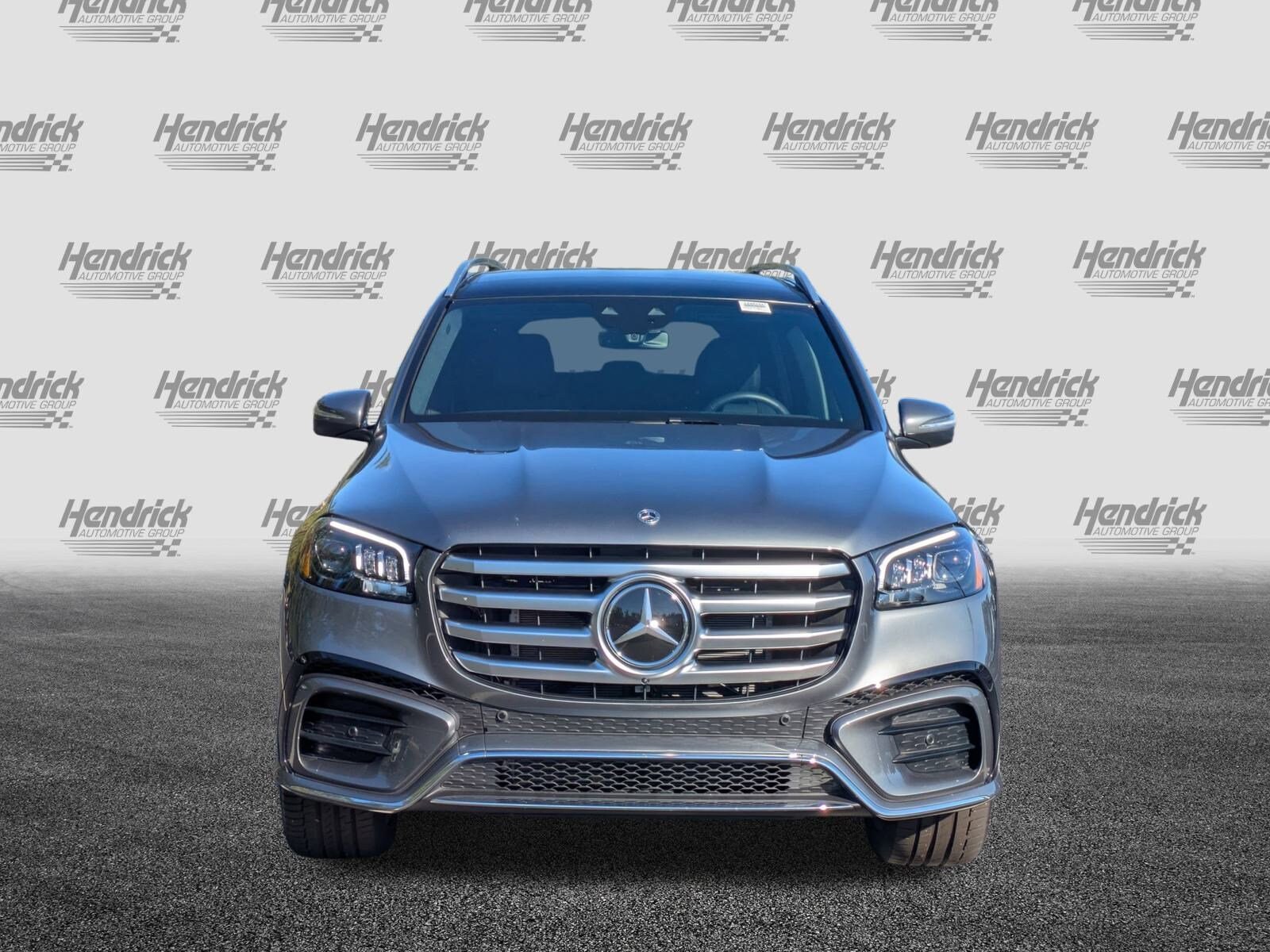 2025 Mercedes Benz GLS 450 photo 3