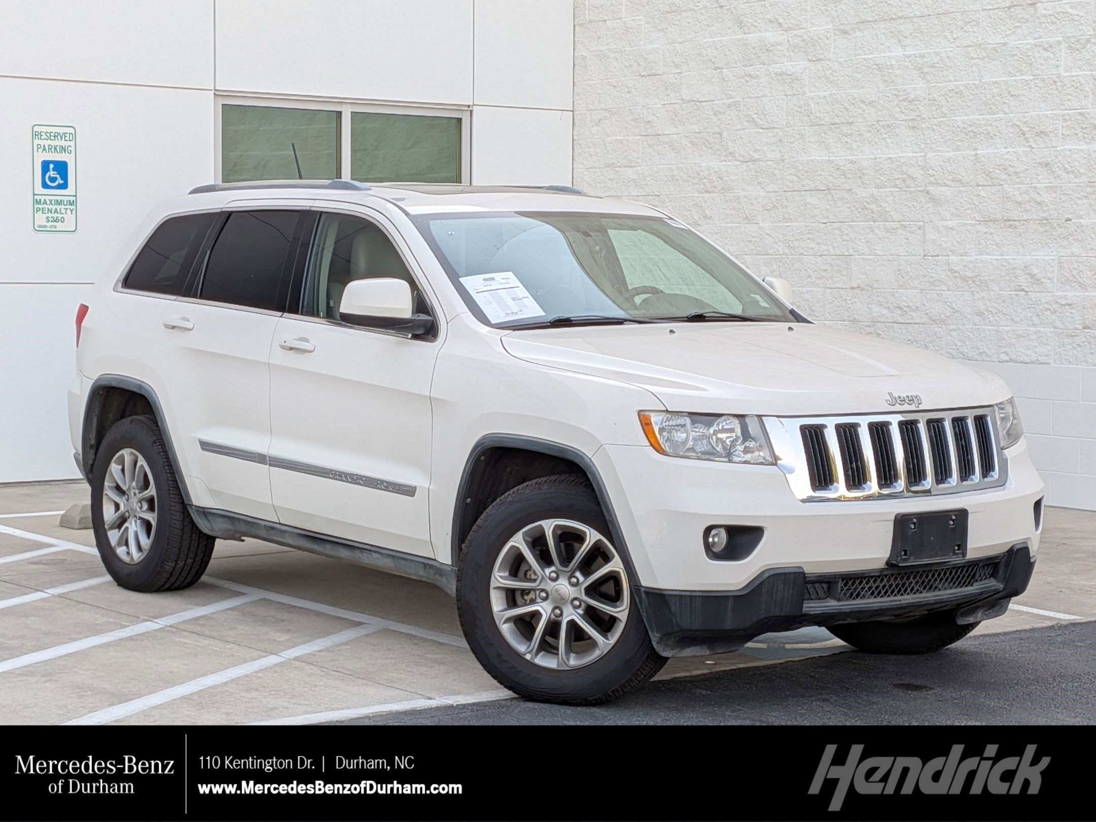 2011 Jeep Grand Cherokee Laredo 4WD's photo