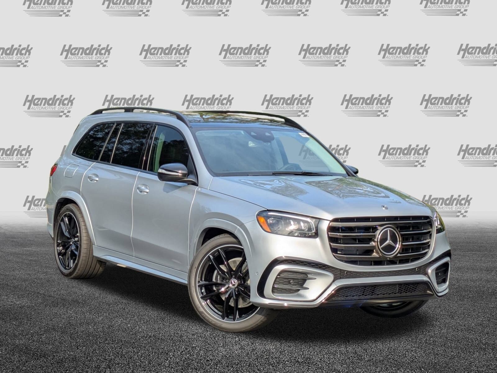 2025 Mercedes Benz GLS 450 4MATIC photo 2