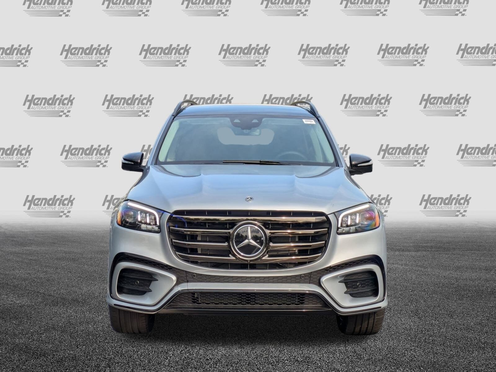 2025 Mercedes Benz GLS 450 4MATIC photo 3