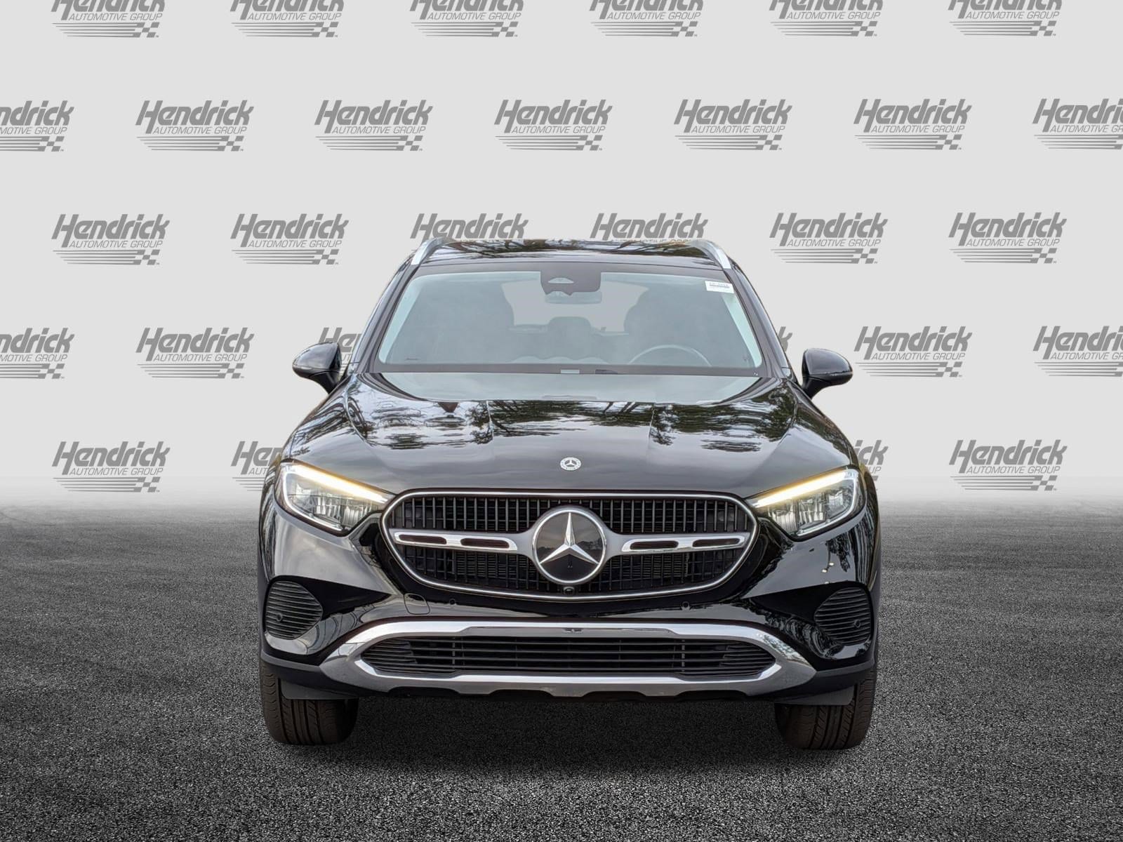 2025 Mercedes-Benz GLC 350e 4MATIC photo 2