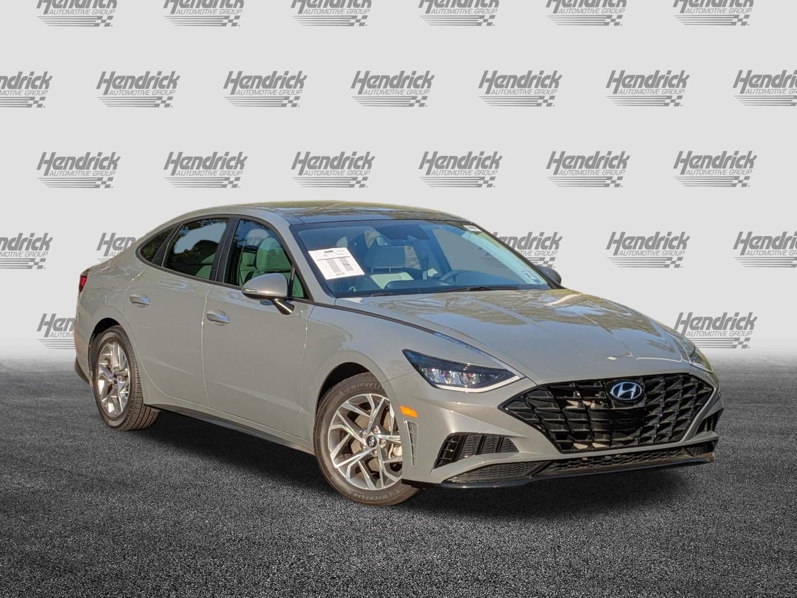 2023 Hyundai Sonata SEL photo 2