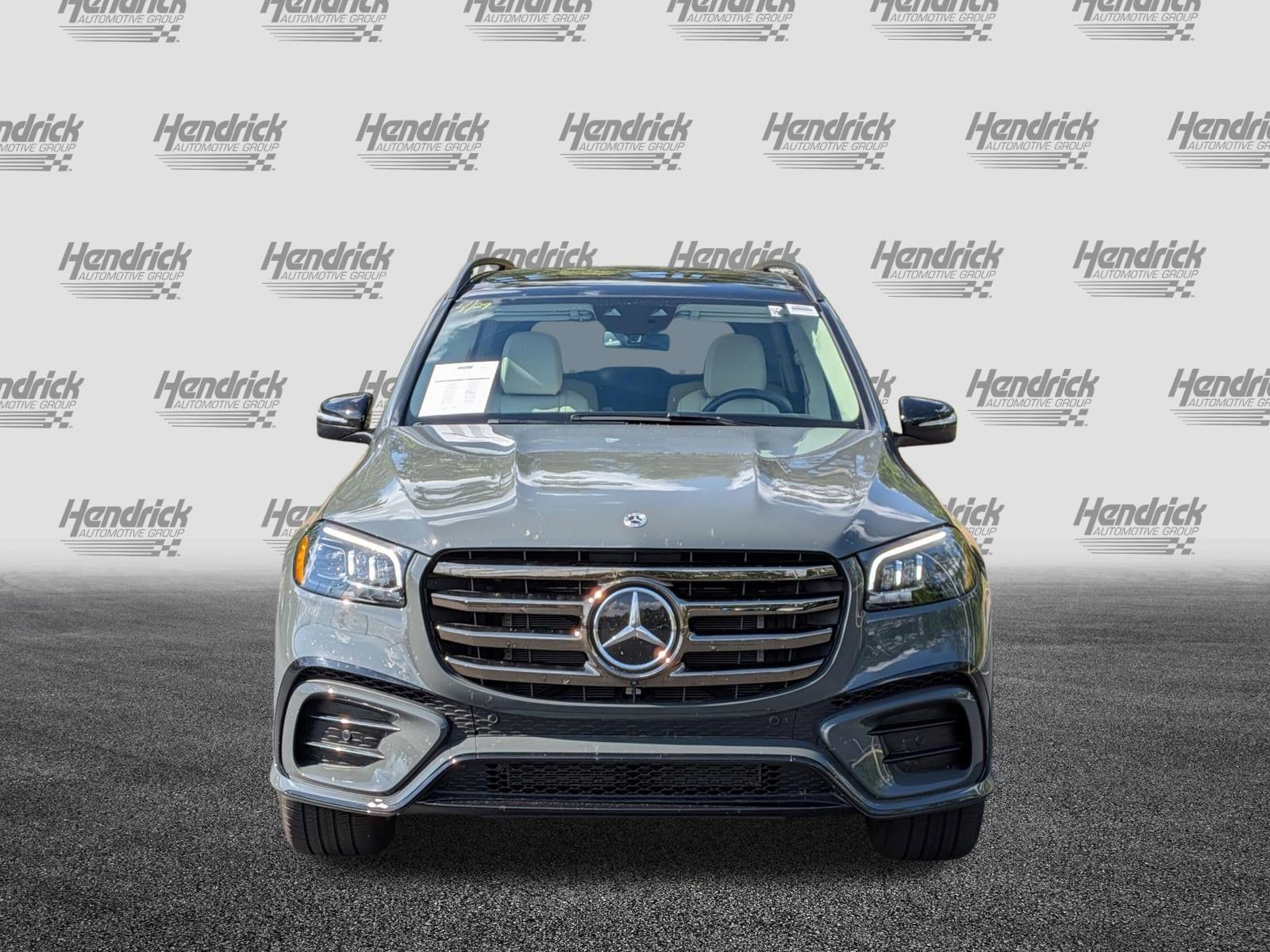 2025 Mercedes-Benz GLS 450 photo 2