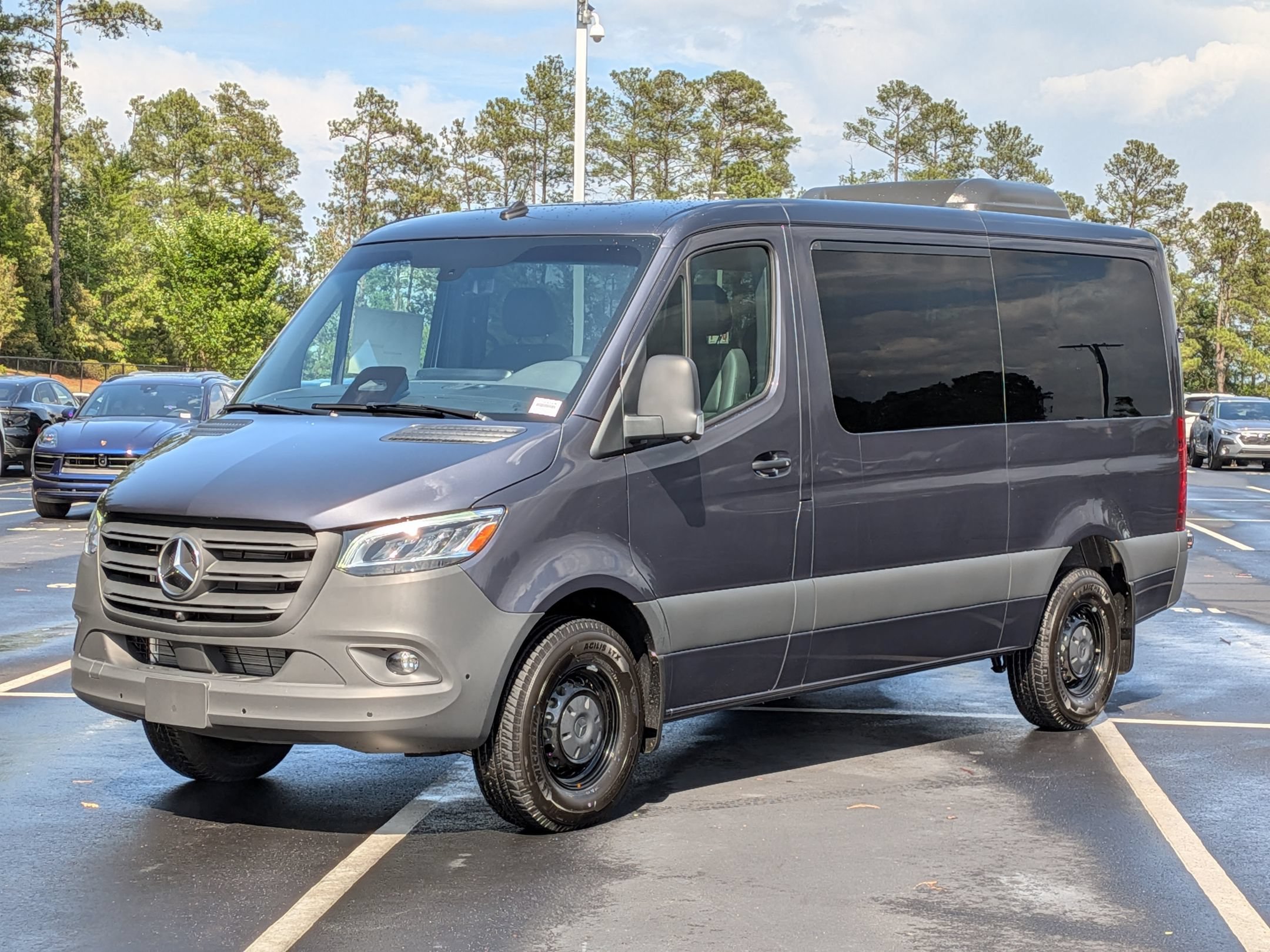 Mercedes-Benz Sprinter Passenger Van 2500 Standard Roof I4 Diesel HO 144 RWD