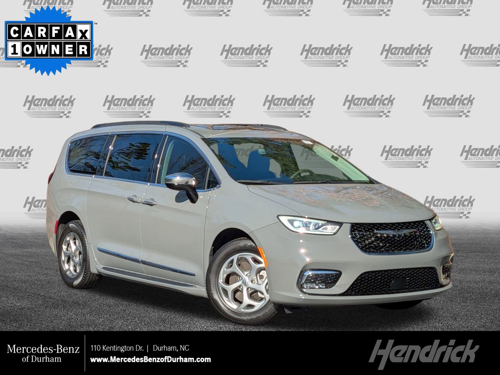 2023 Chrysler Pacifica Limited's photo