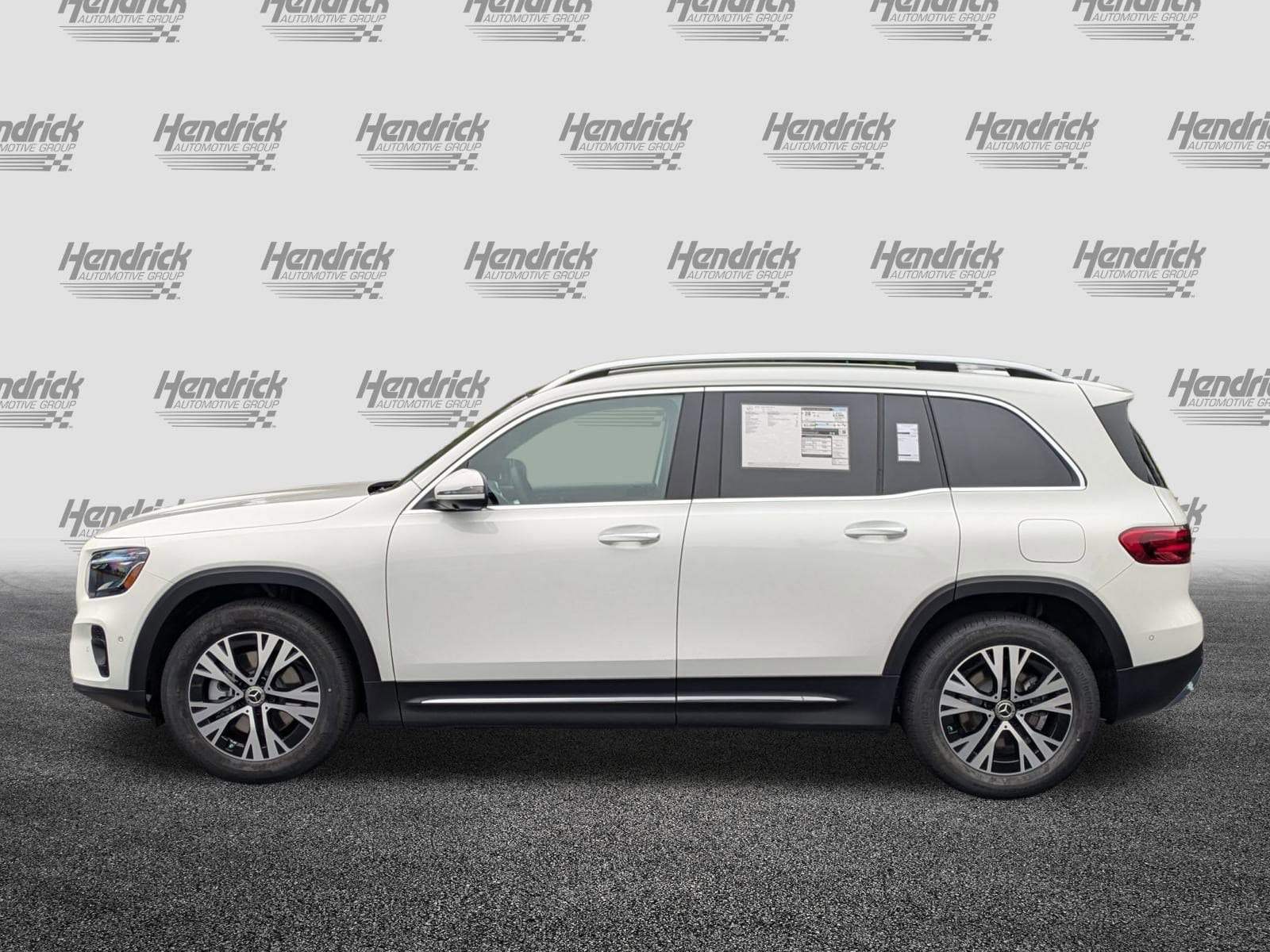 2025 Mercedes-Benz GLB 250 photo 5