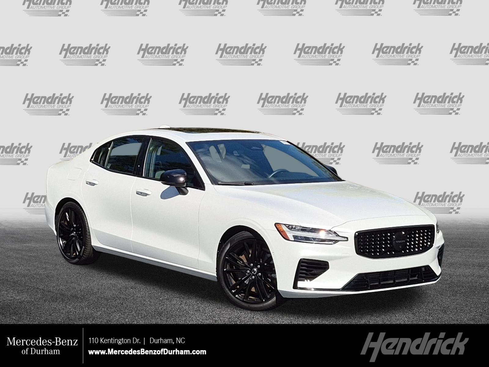 2024 Volvo S60 Recharge Plug-In Hybrid Ultimate Black Edition