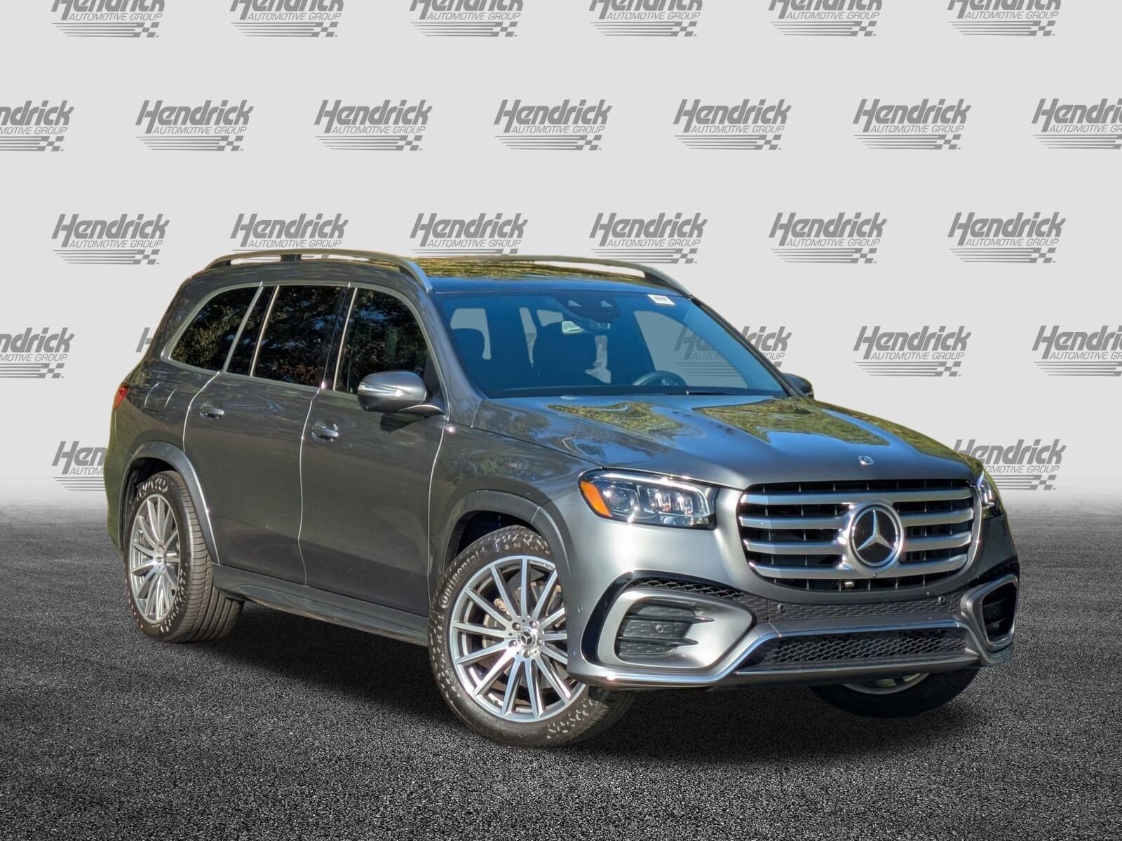 2025 Mercedes Benz GLS 450 photo 2