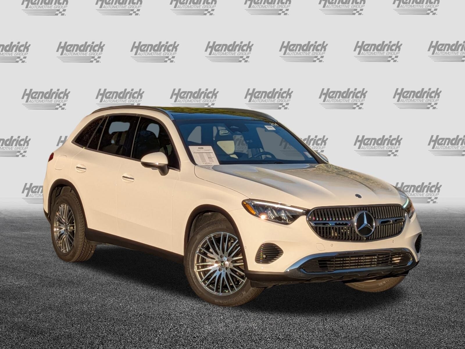 2025 Mercedes Benz GLC 300 4MATIC photo 2