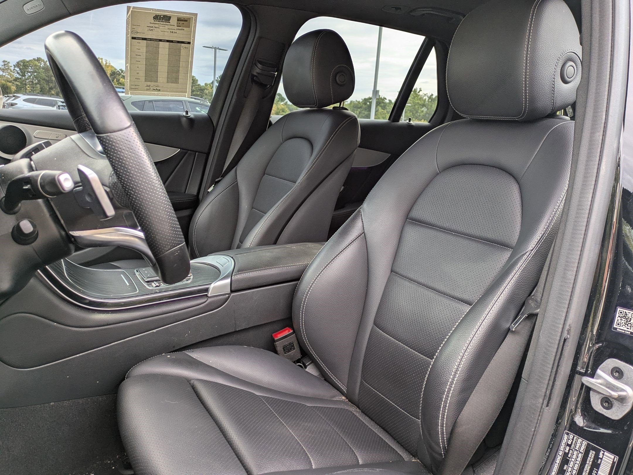 2022 Mercedes Benz GLC 300 photo 3