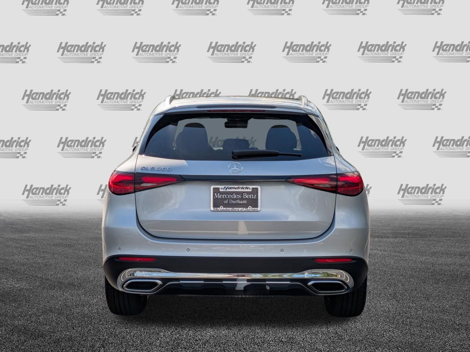 2026 Mercedes-Benz GLC 300 photo 3