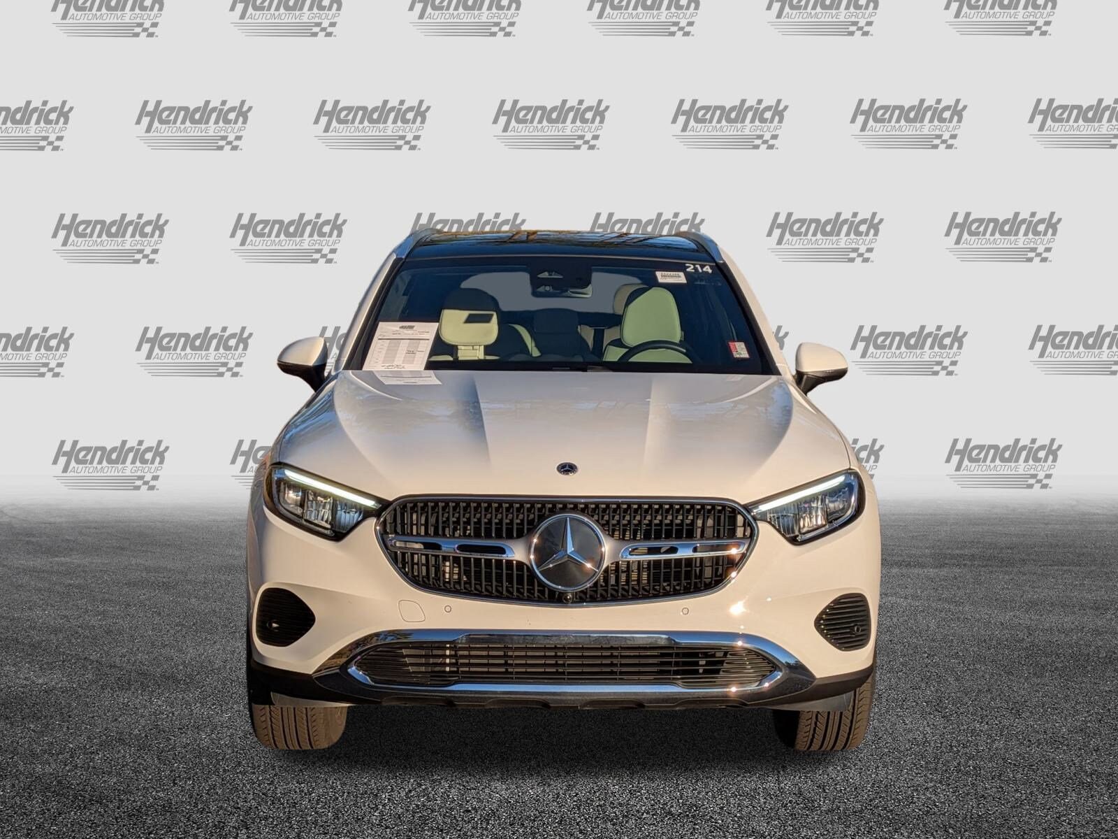 2025 Mercedes Benz GLC 300 4MATIC photo 3