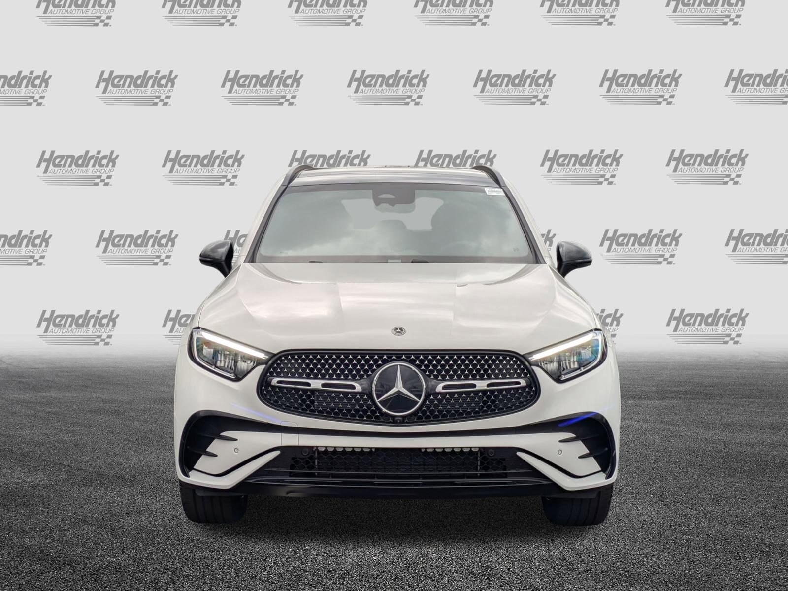 2025 Mercedes Benz GLC 300 photo 3