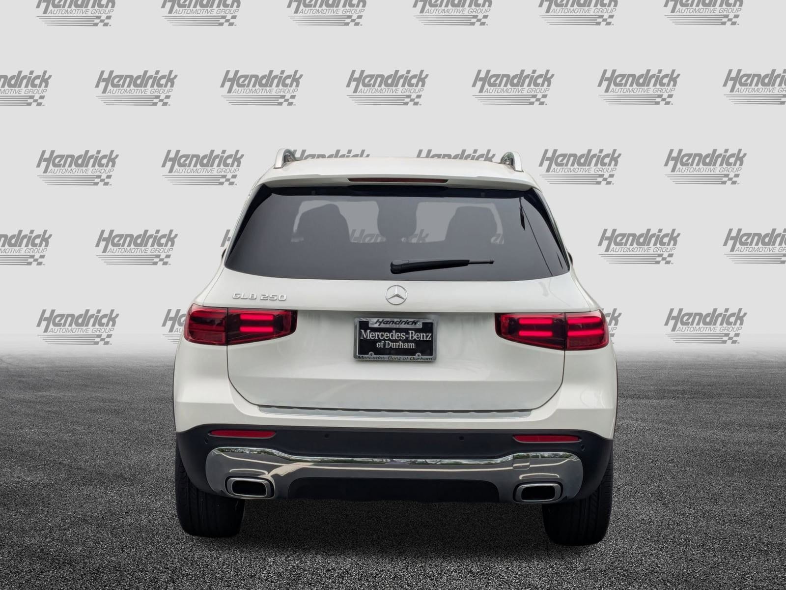 2025 Mercedes-Benz GLB 250 photo 3