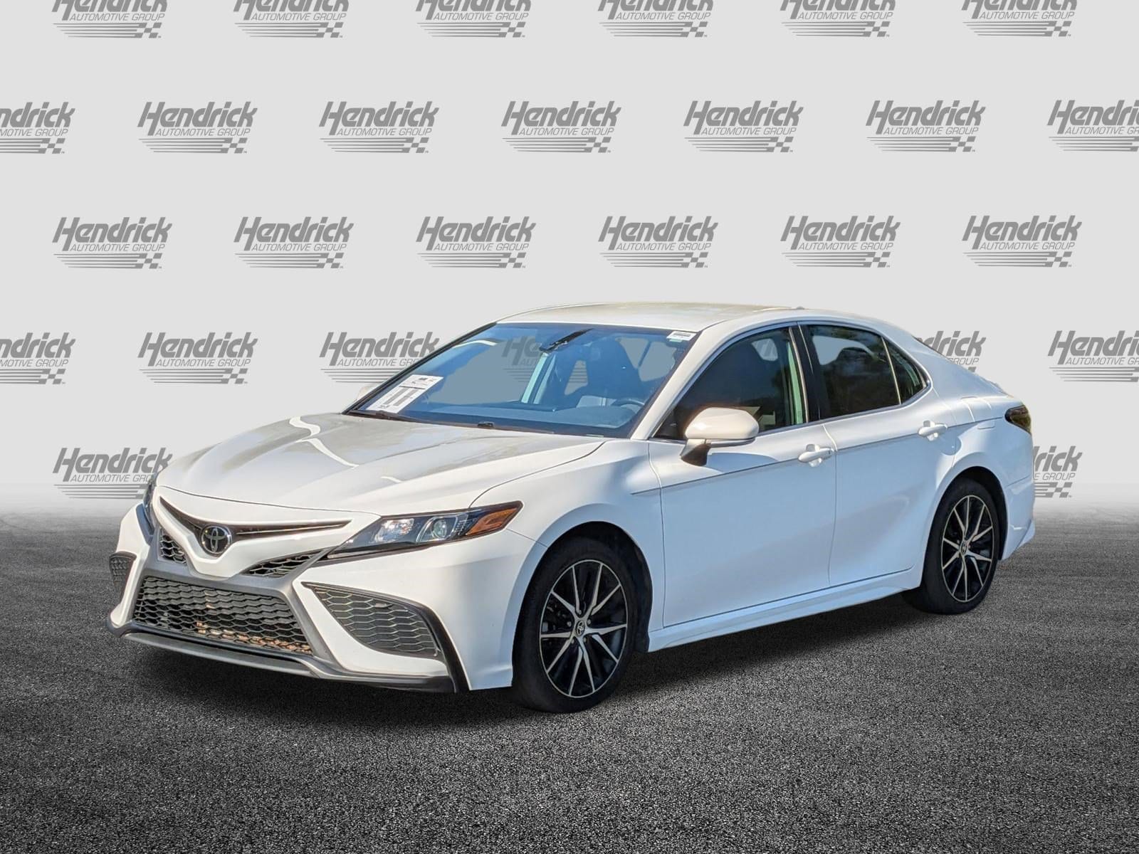 2023 Toyota Camry SE photo 4