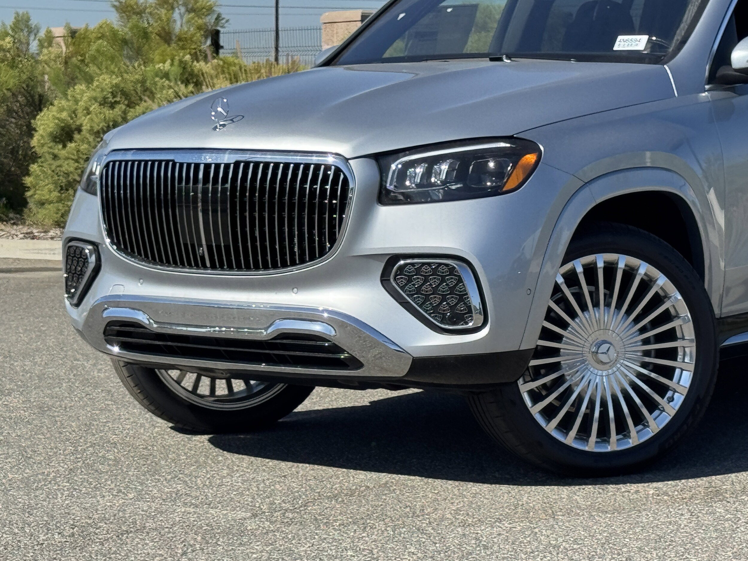 2025 Mercedes Benz GLS Maybach 600 4MATIC photo 3