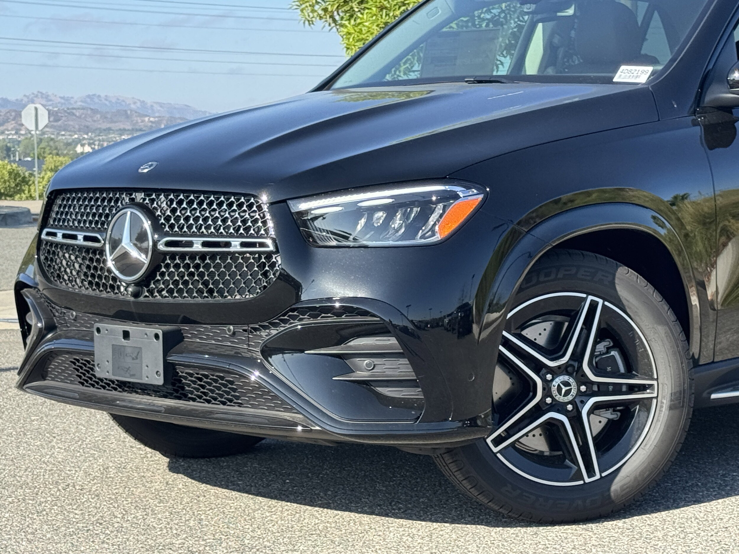 2025 Mercedes Benz GLE 350 4MATIC photo 2