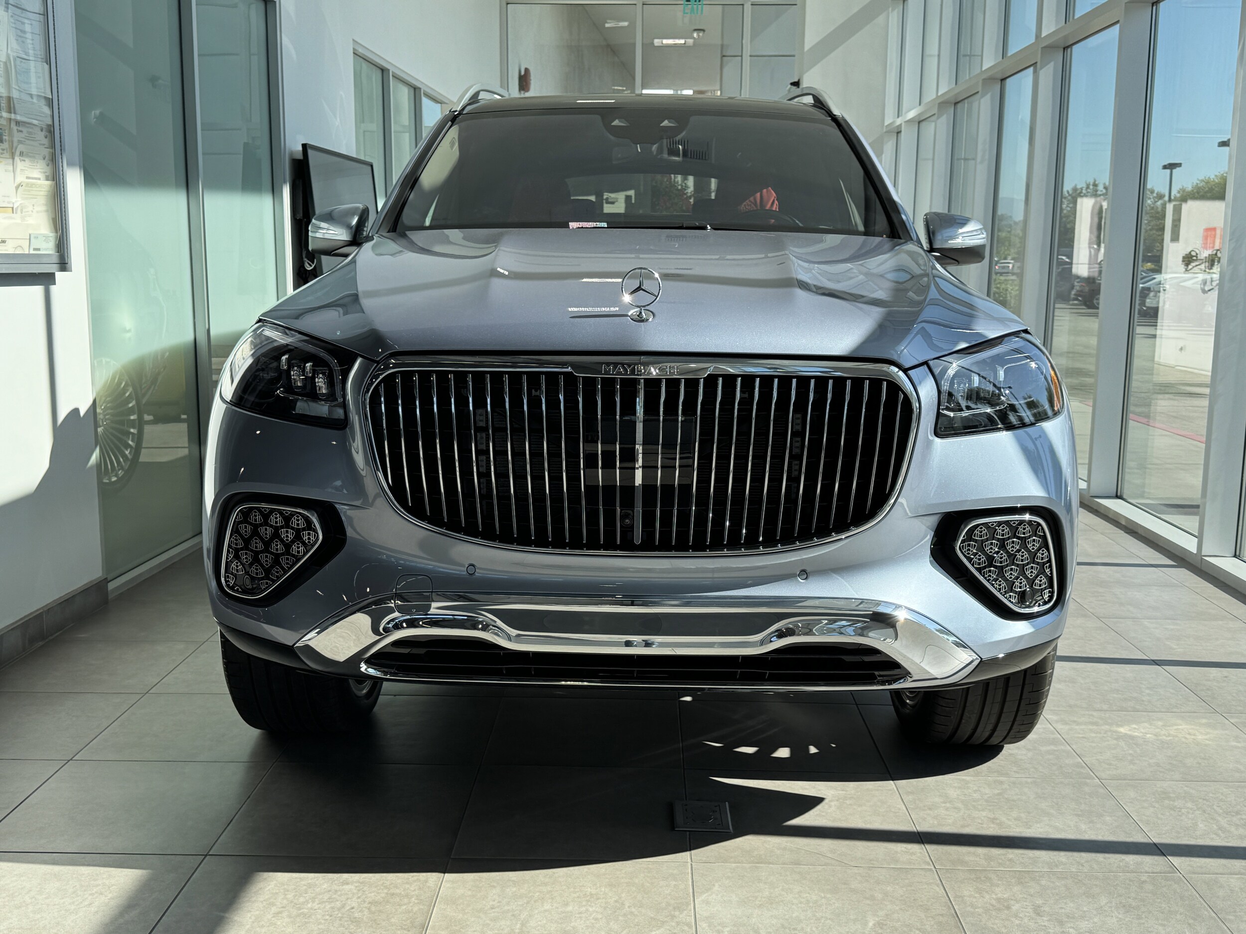 2025 Mercedes Benz GLS Maybach 600 photo 2