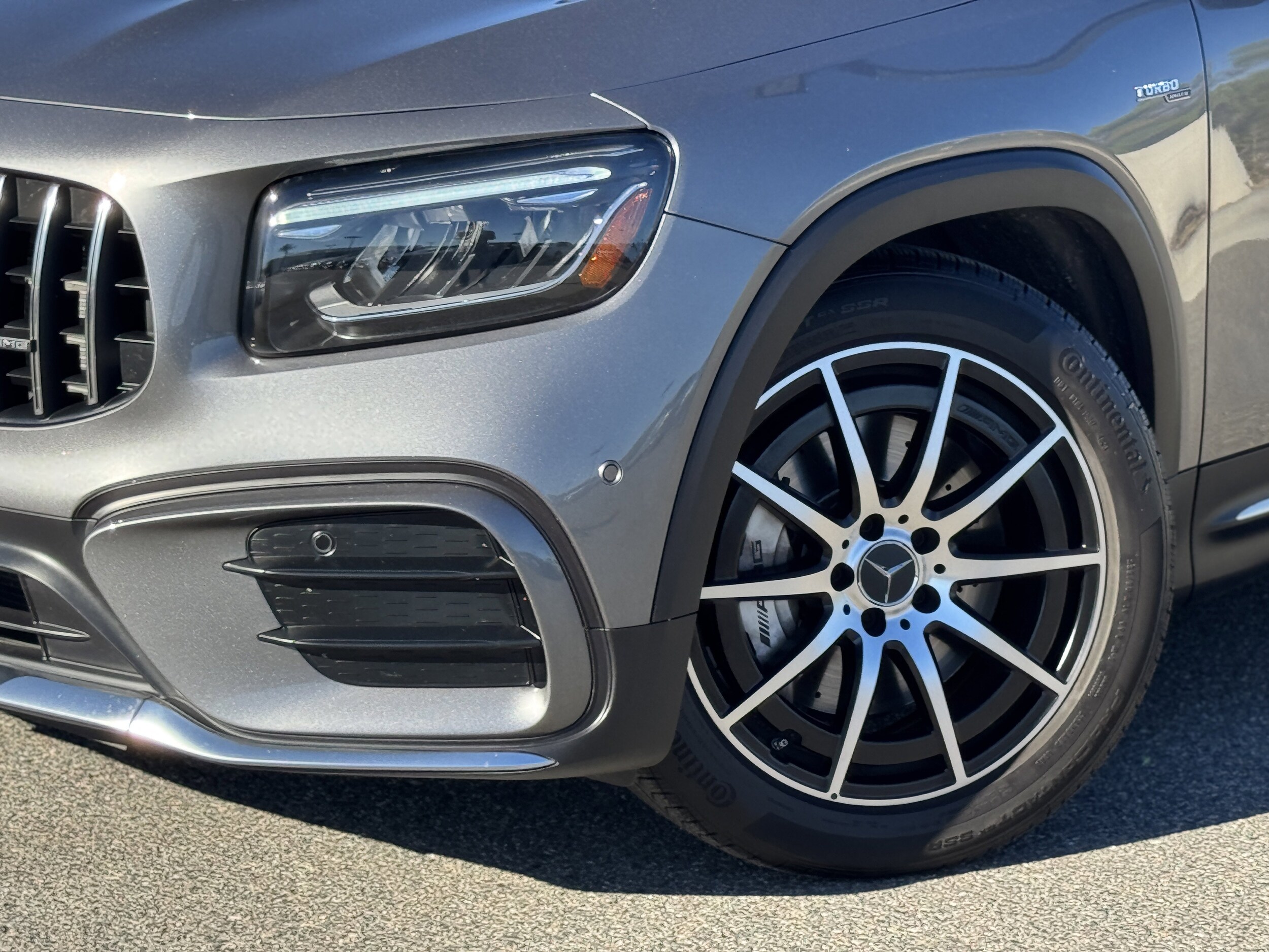 2025 Mercedes Benz GLB 35 photo 3