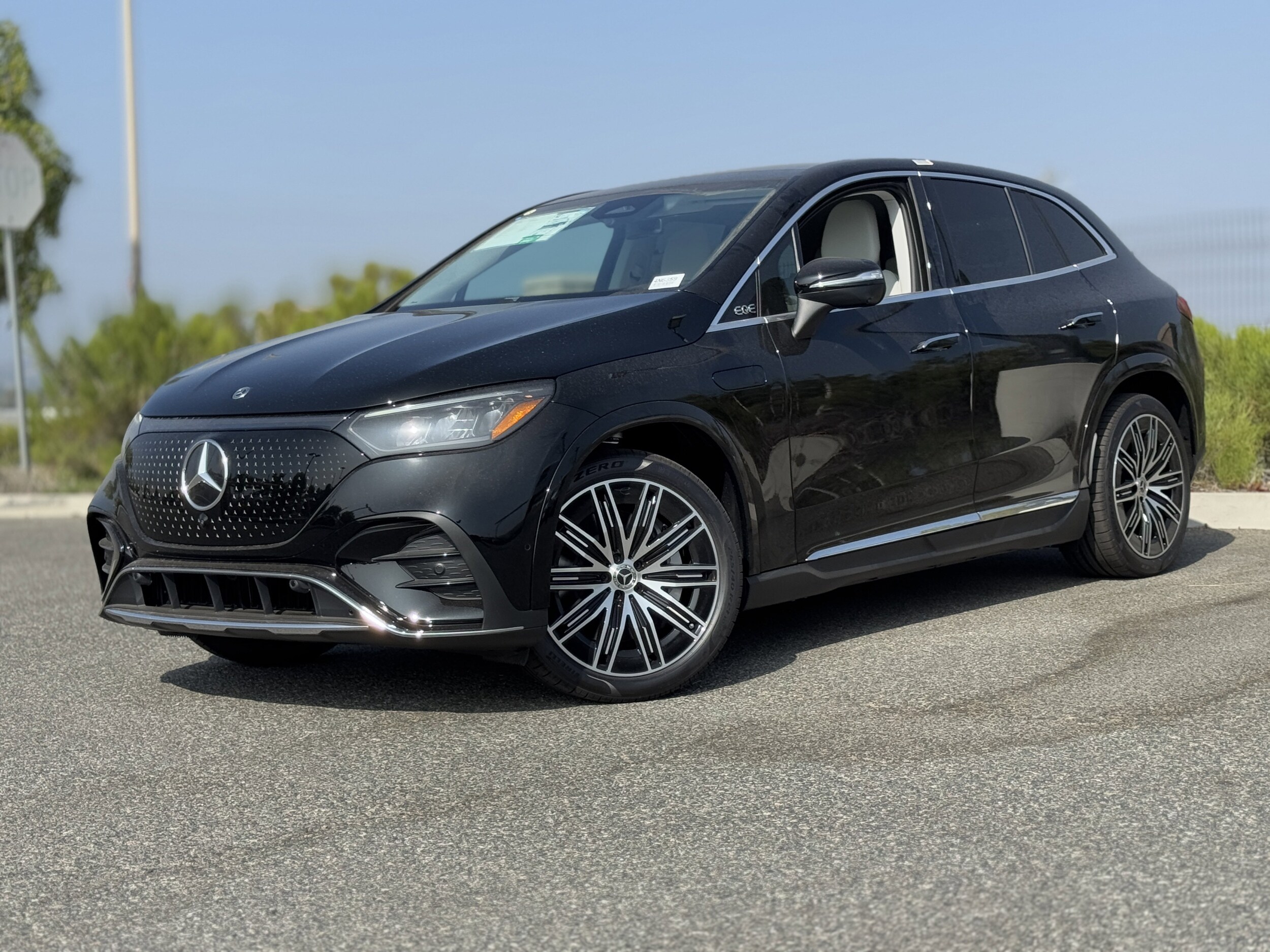 2026 Mercedes Benz EQE SUV photo 2