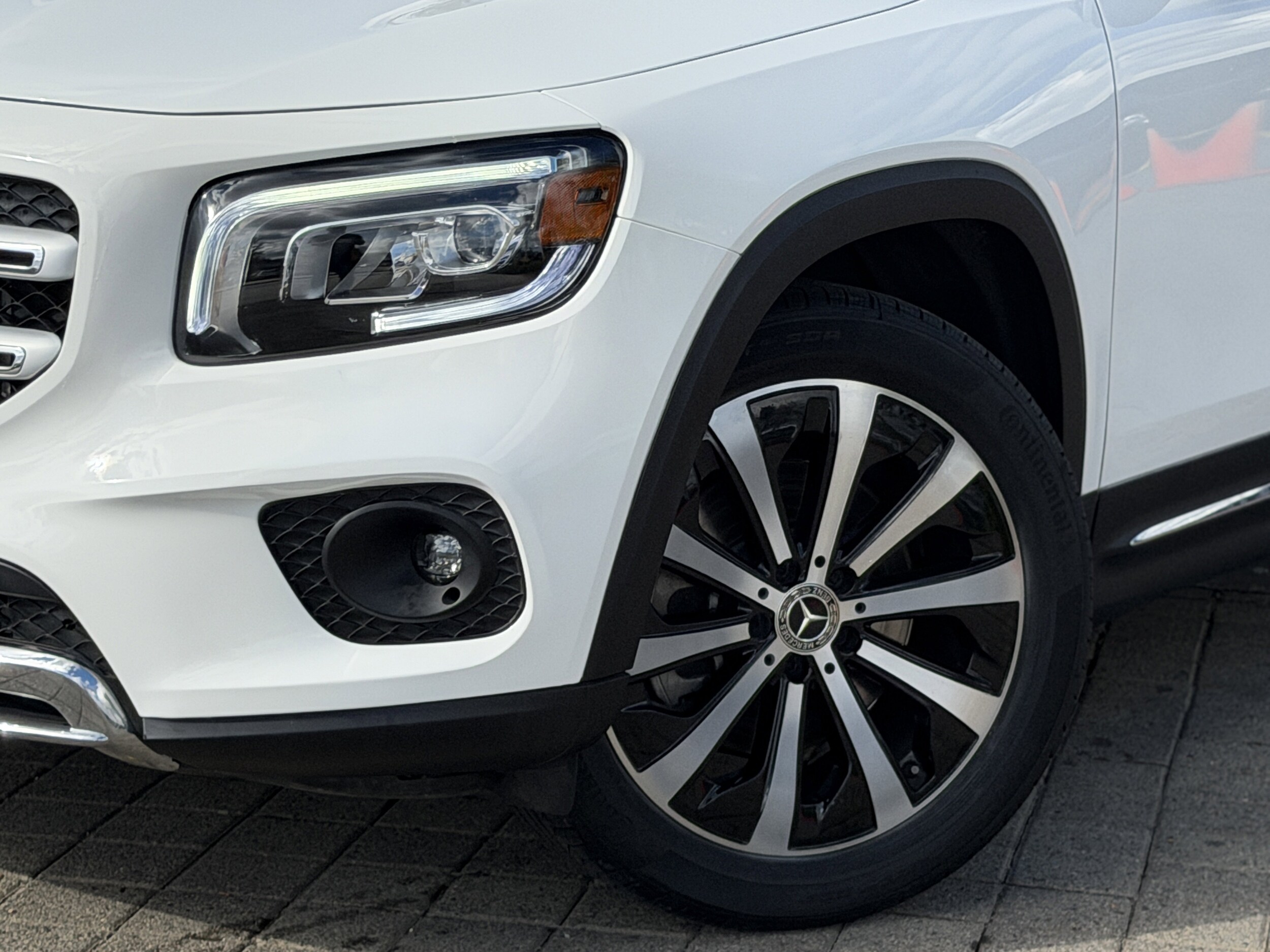 2021 Mercedes Benz GLB 250 photo 3