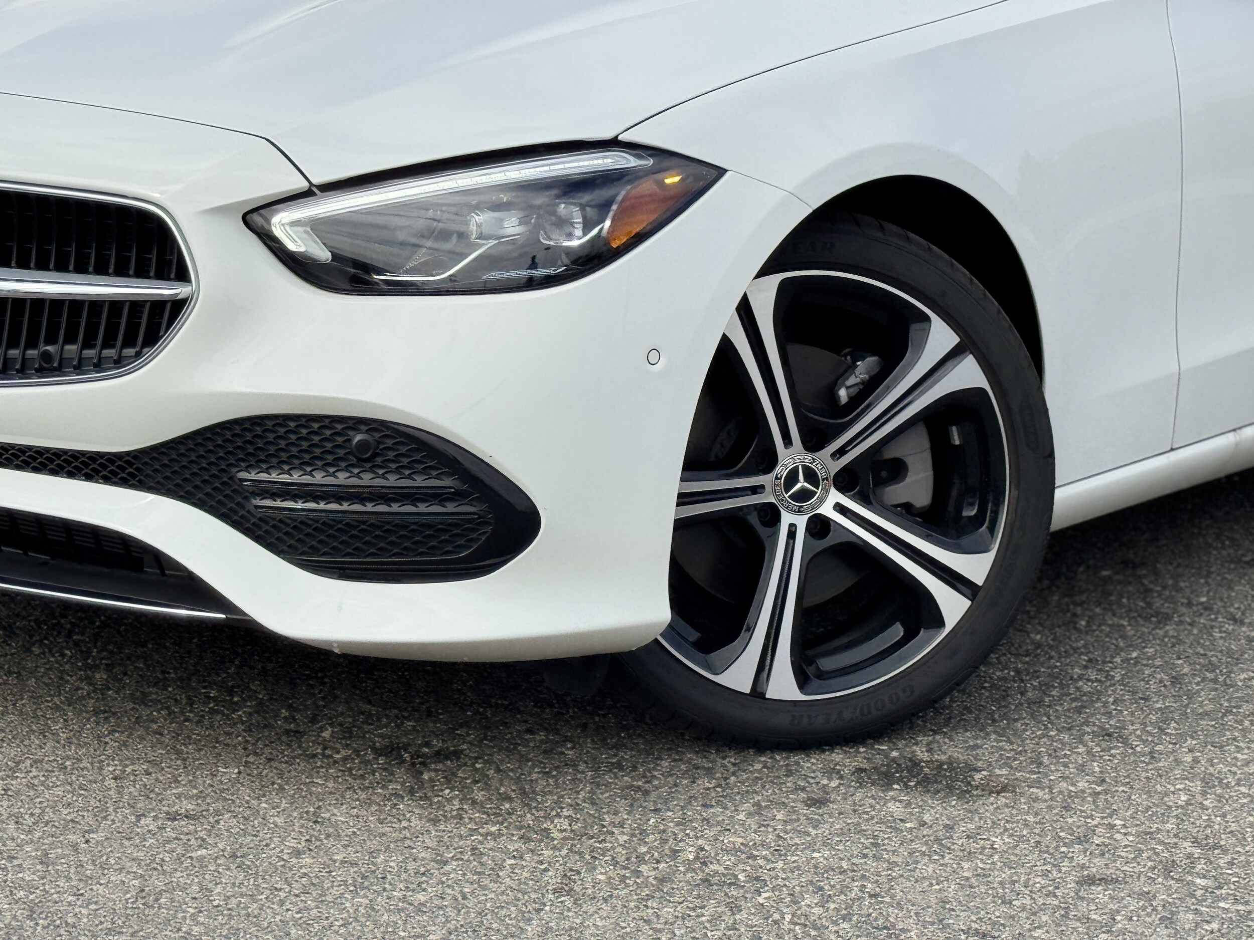 2025 Mercedes Benz C 300 Sedan photo 3