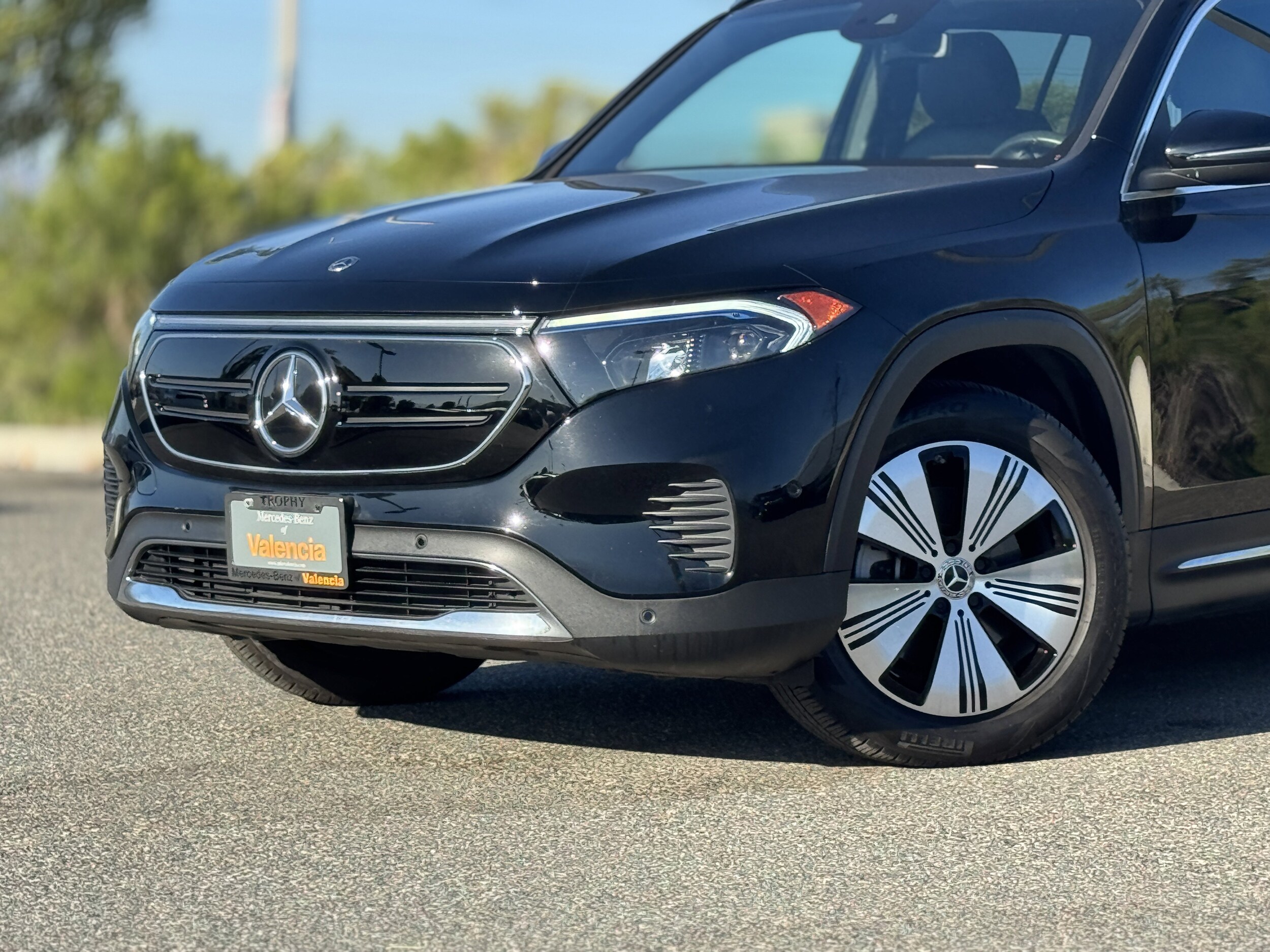 2023 Mercedes Benz EQB 300 4MATIC photo 3