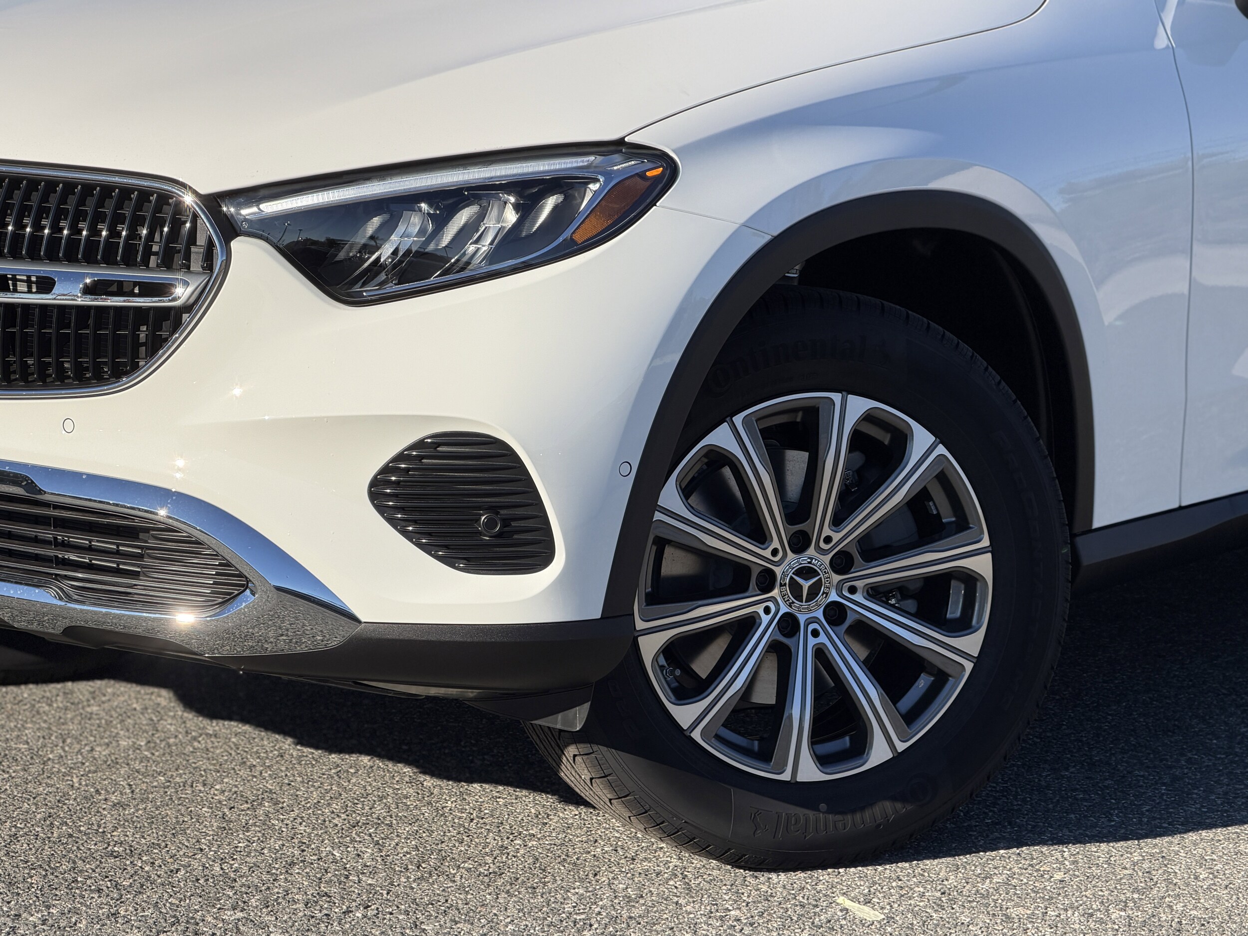 2026 Mercedes Benz GLC 300 4MATIC photo 4