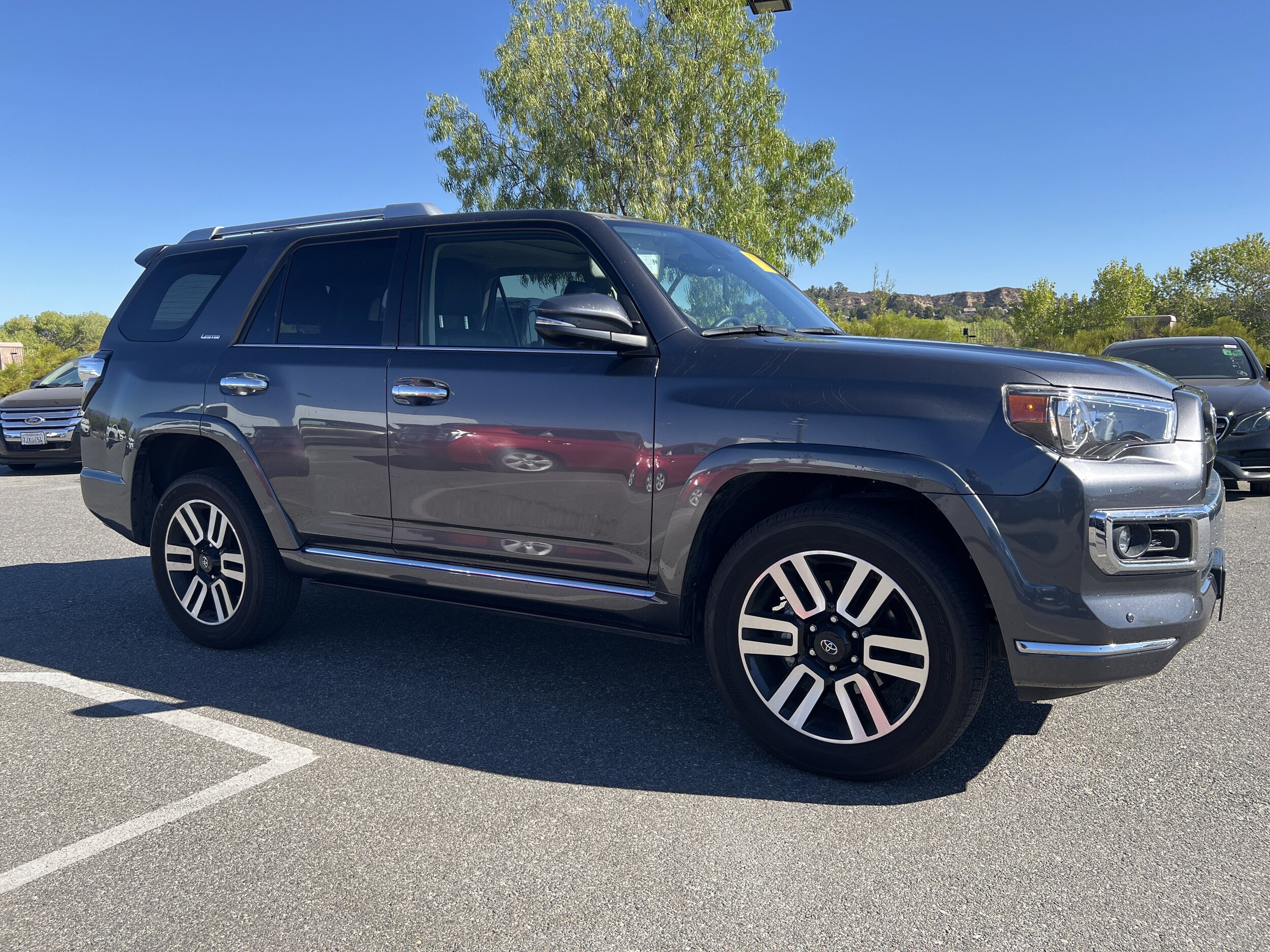 2023 Toyota 4Runner Limited photo 2