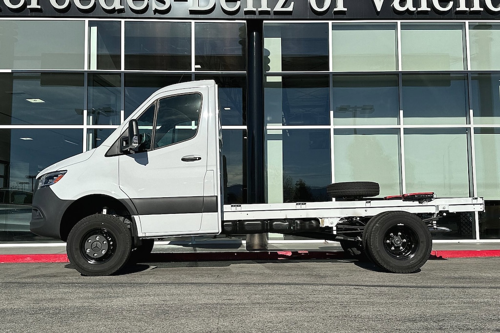 New 2024 Mercedes-Benz Sprinter 3500 Cab Chassis 144 WB Truck 144" WB AWD