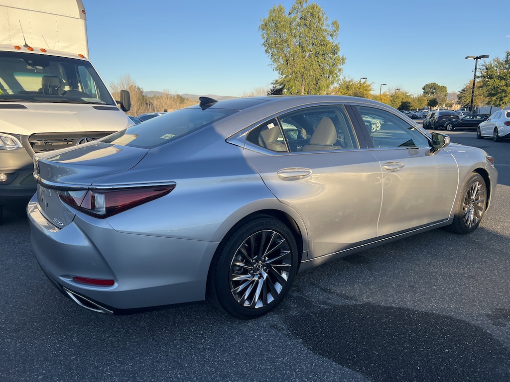 Used 2025 Lexus ES 350 Luxury Sedan
