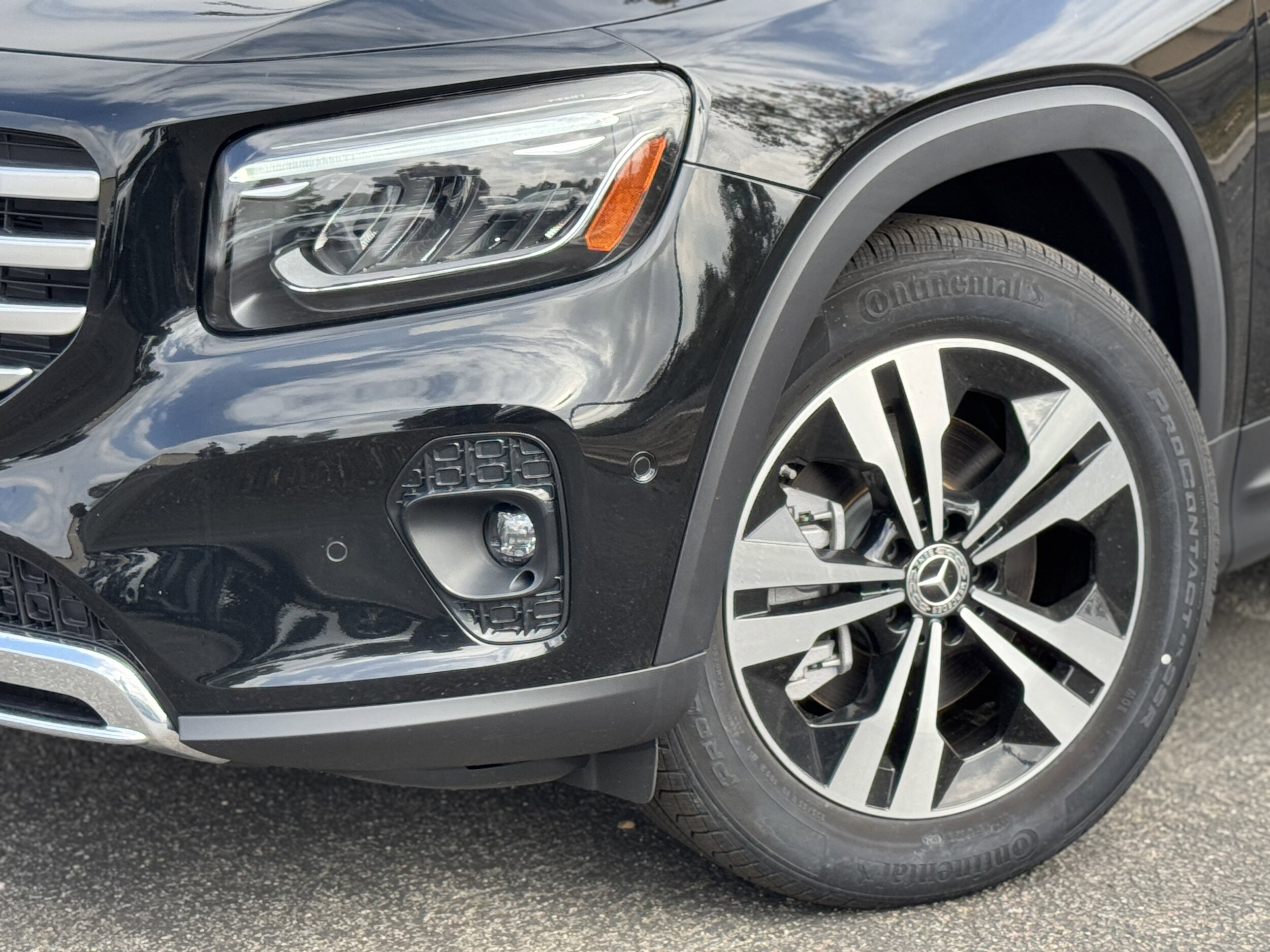 2025 Mercedes Benz GLB 250 photo 3